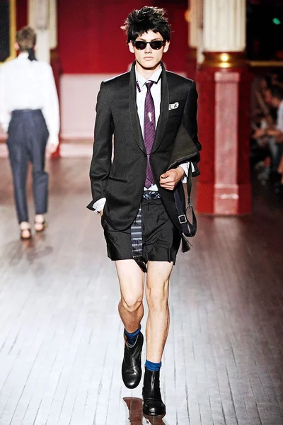 Look 13